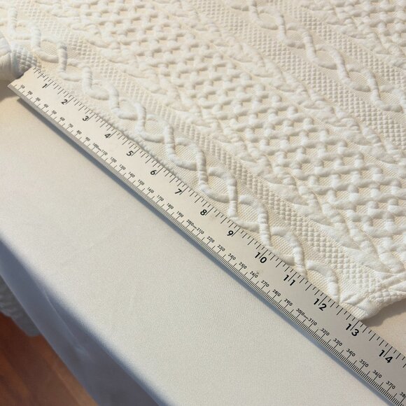 Cozy Meets Chic: White Textured Sweater (Size L) - Picture 7 of 9